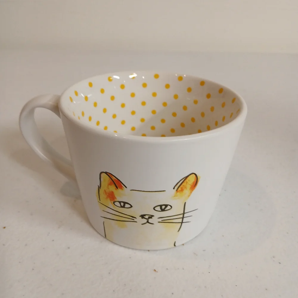 White and Yellow Cat Bowl with Playful Design